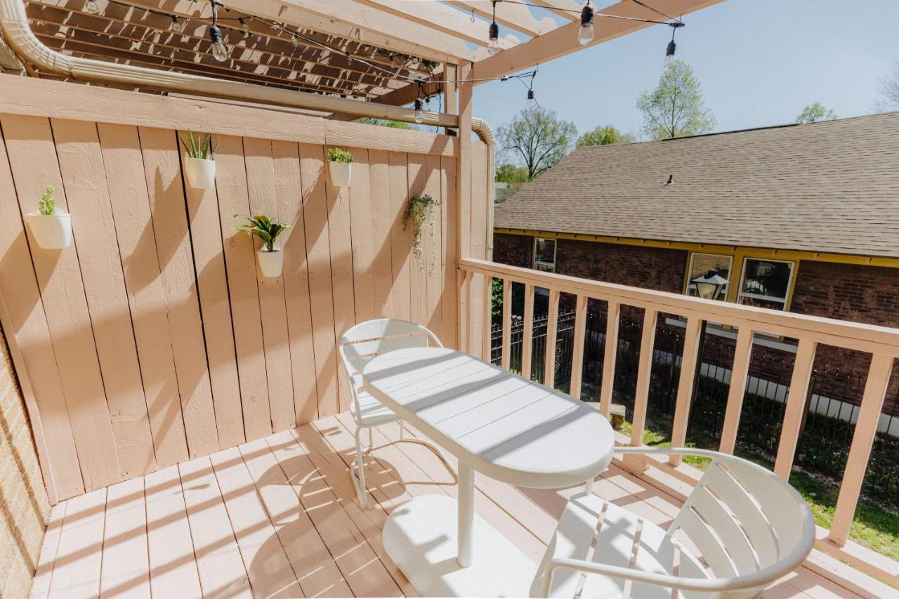 Centrally Located 2Br Overton Square Unit 2 Fast Wifi Free Parking Yes Pets Memphis Eksteriør billede