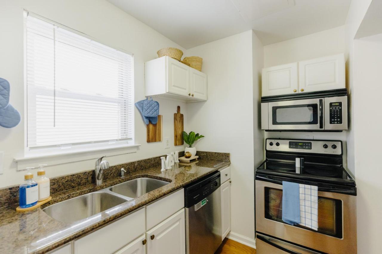 Centrally Located 2Br Overton Square Unit 2 Fast Wifi Free Parking Yes Pets Memphis Eksteriør billede