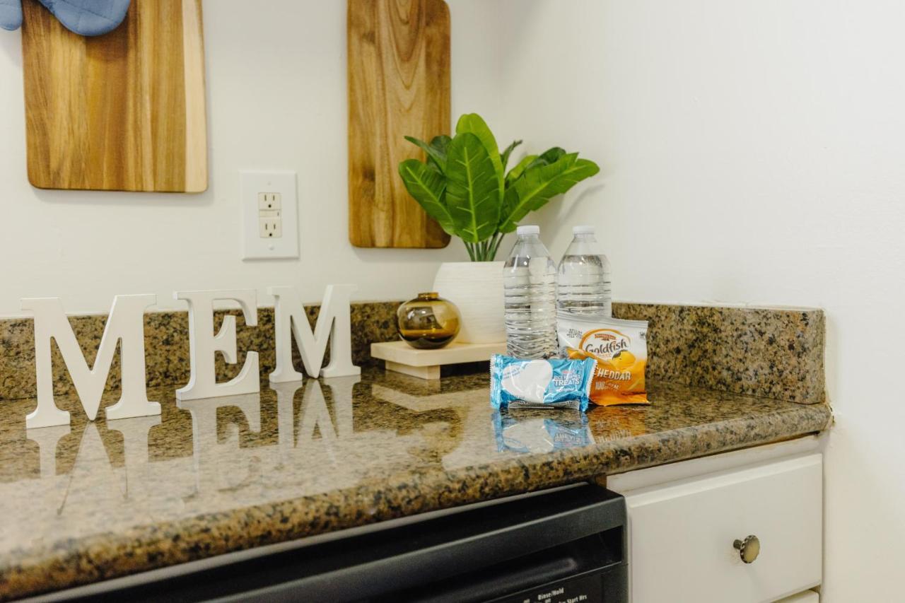 Centrally Located 2Br Overton Square Unit 2 Fast Wifi Free Parking Yes Pets Memphis Eksteriør billede