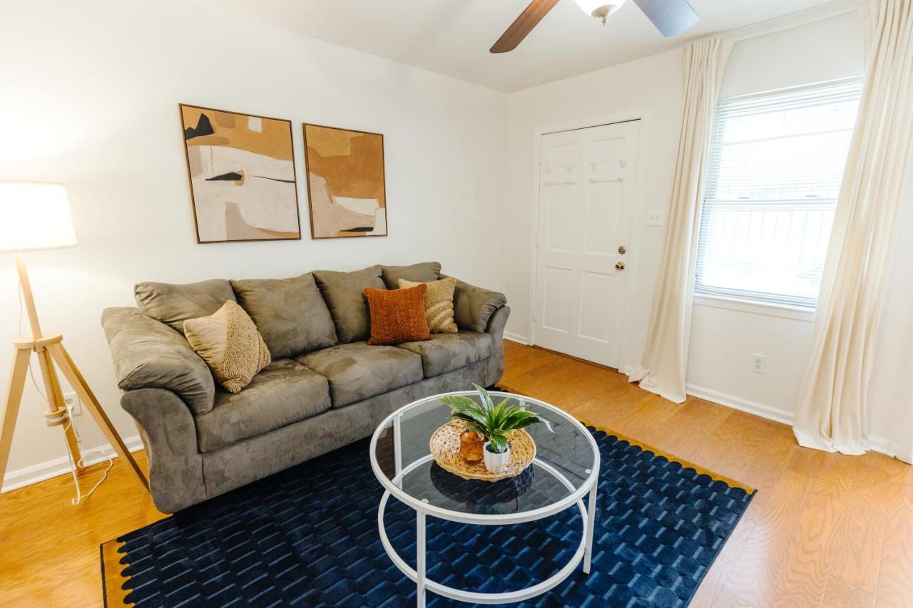 Centrally Located 2Br Overton Square Unit 2 Fast Wifi Free Parking Yes Pets Memphis Eksteriør billede